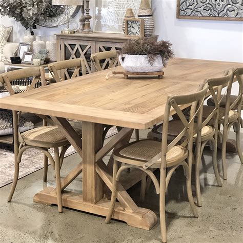 Tuscan table - What Is Tuscan Architecture? Typically constructed with limestone, travertine, or marble and terracotta roof tiles, Tuscan-style architecture blends classical architectural elements with modern touches to give today's homes an Old World Europe feeling. A key feature in Tuscan-style homes are their ability to …
